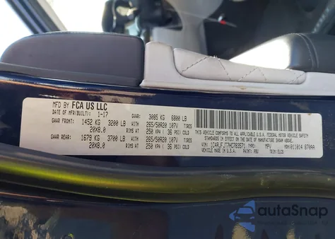 2017 Jeep Grand Cherokee Summit 4X4 z USA, uszkodzony, nr VIN 1C4RJFJT7HC783571